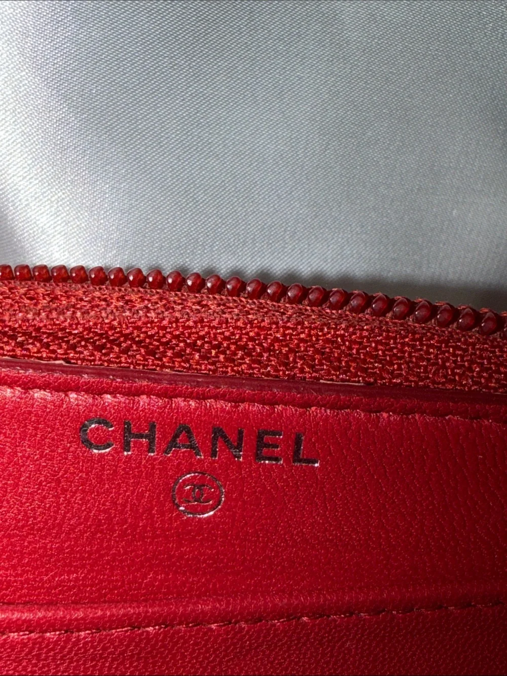 CHANEL elegant zip